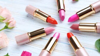 أضرار مستحضرات التجميل على البشرة