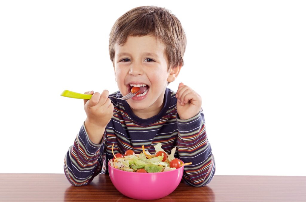 معلومات مهمة عند إتباع نظام غذائي صحي للاطفال
